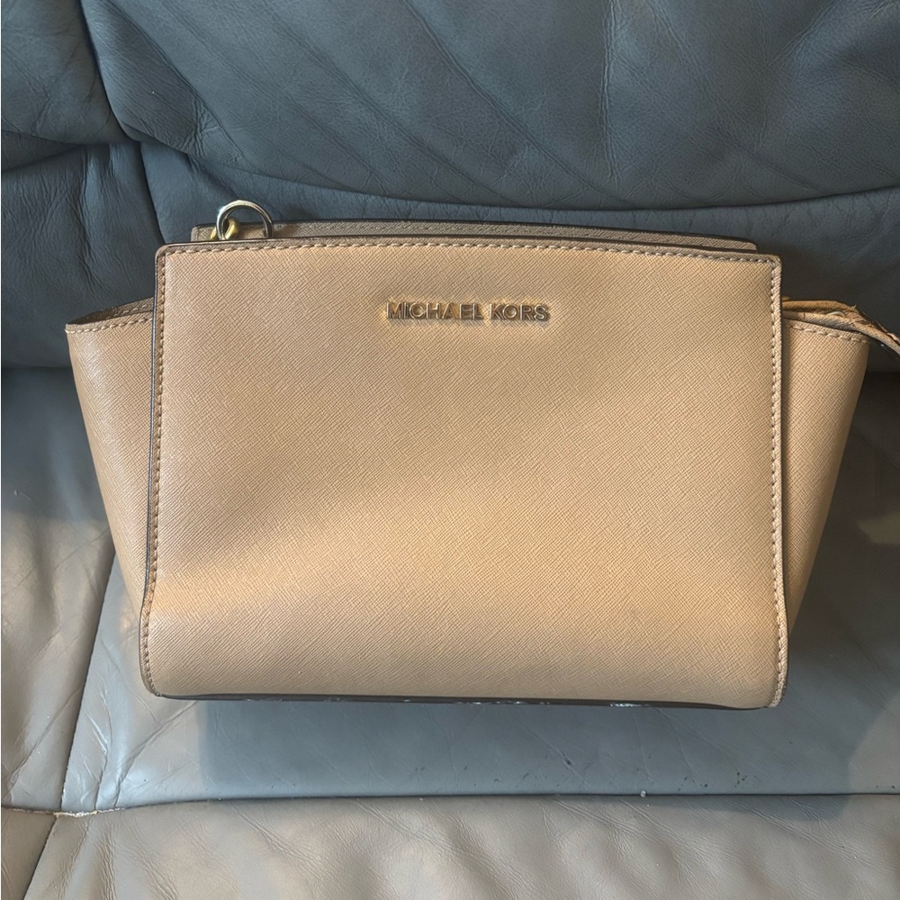 Tan Michael Kors purse - Picture 2 of 4